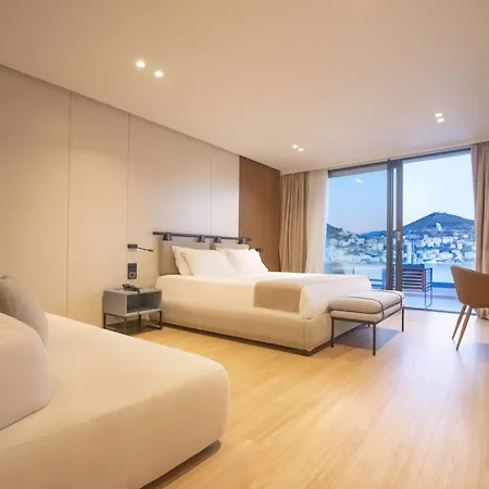 Alyacht Premium Hotel