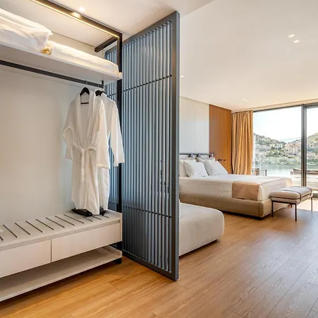 Hotel Yacht Premium Sarande