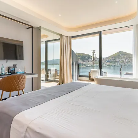 Alyacht Premium Hotel