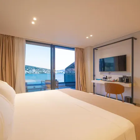 Alyacht Premium Hotel