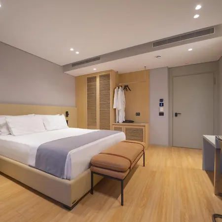 Alyacht Premium Hotel