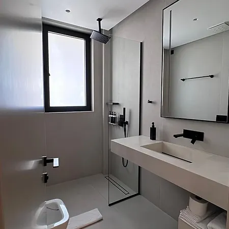 Al'yacht Premium 4* Sarandë