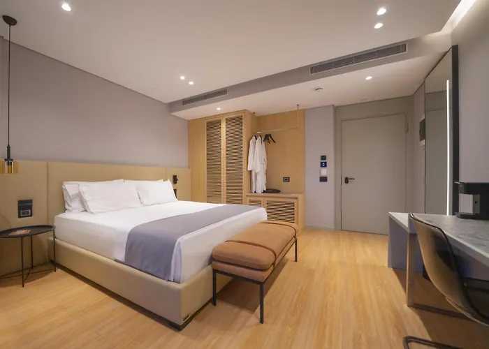 Al'yacht Premium Hotel