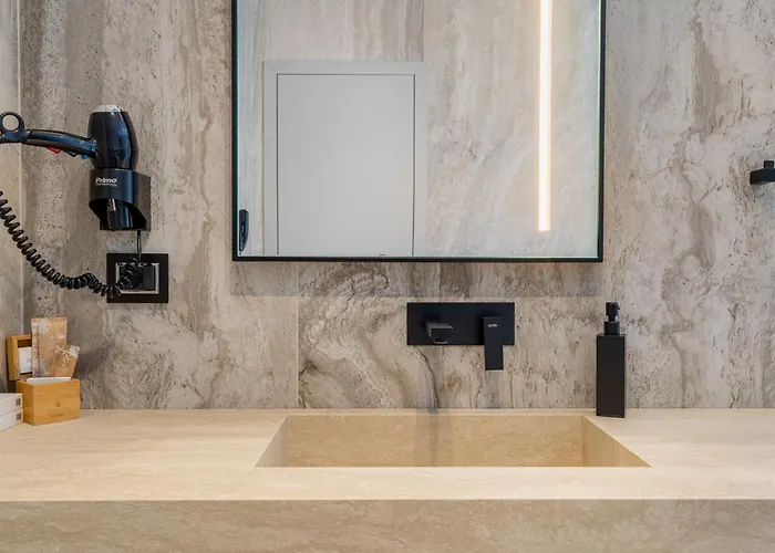 Al'yacht Premium 4* Sarandë