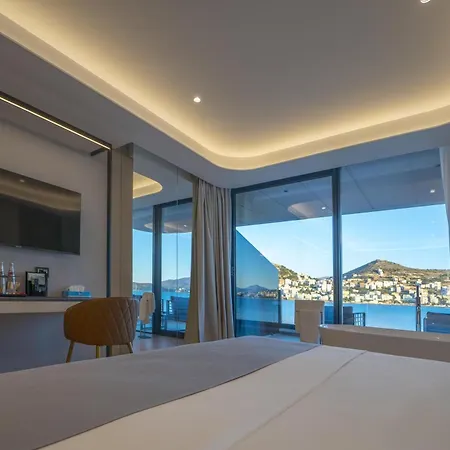 Al'yacht Premium Sarandë