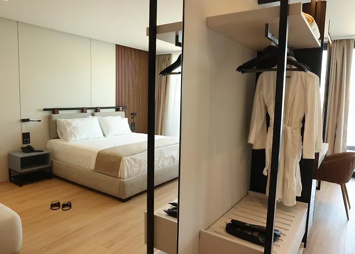 Al'yacht Premium 4* Sarandë