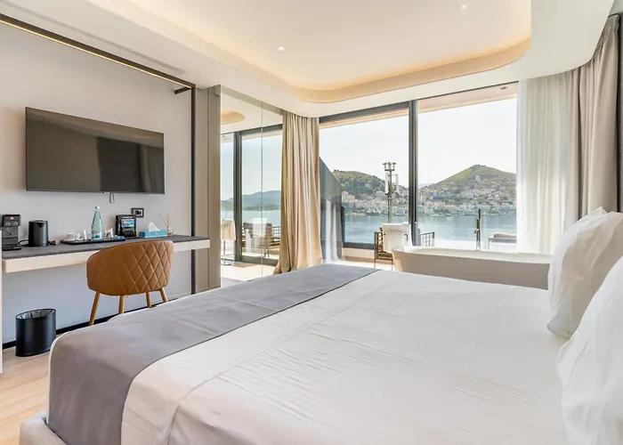 Al'yacht Premium Hotel