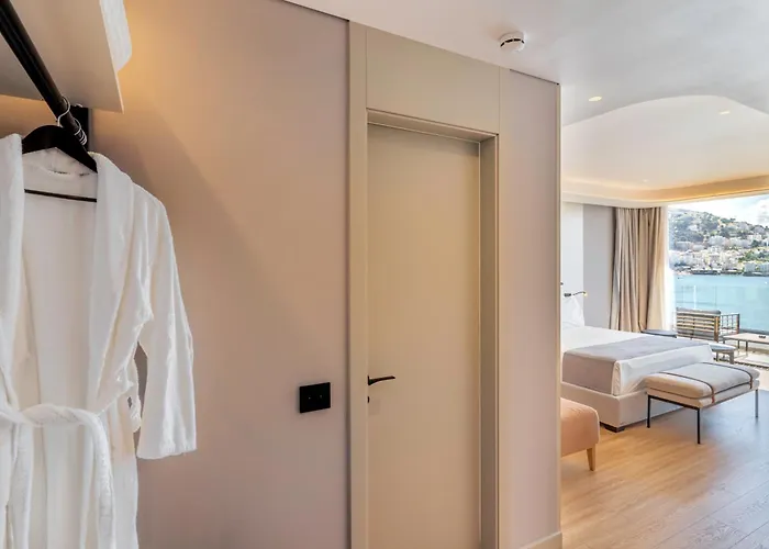 Al'yacht Premium 酒店 Sarandë