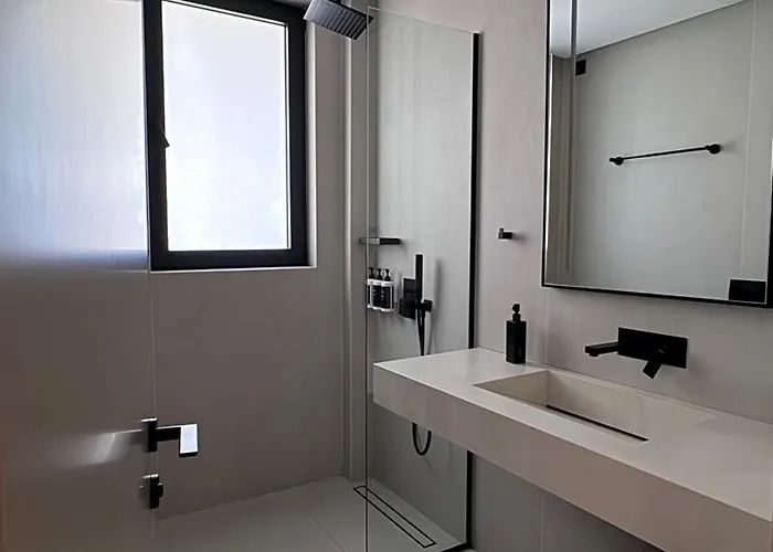 Al'yacht Premium 4* Sarandë